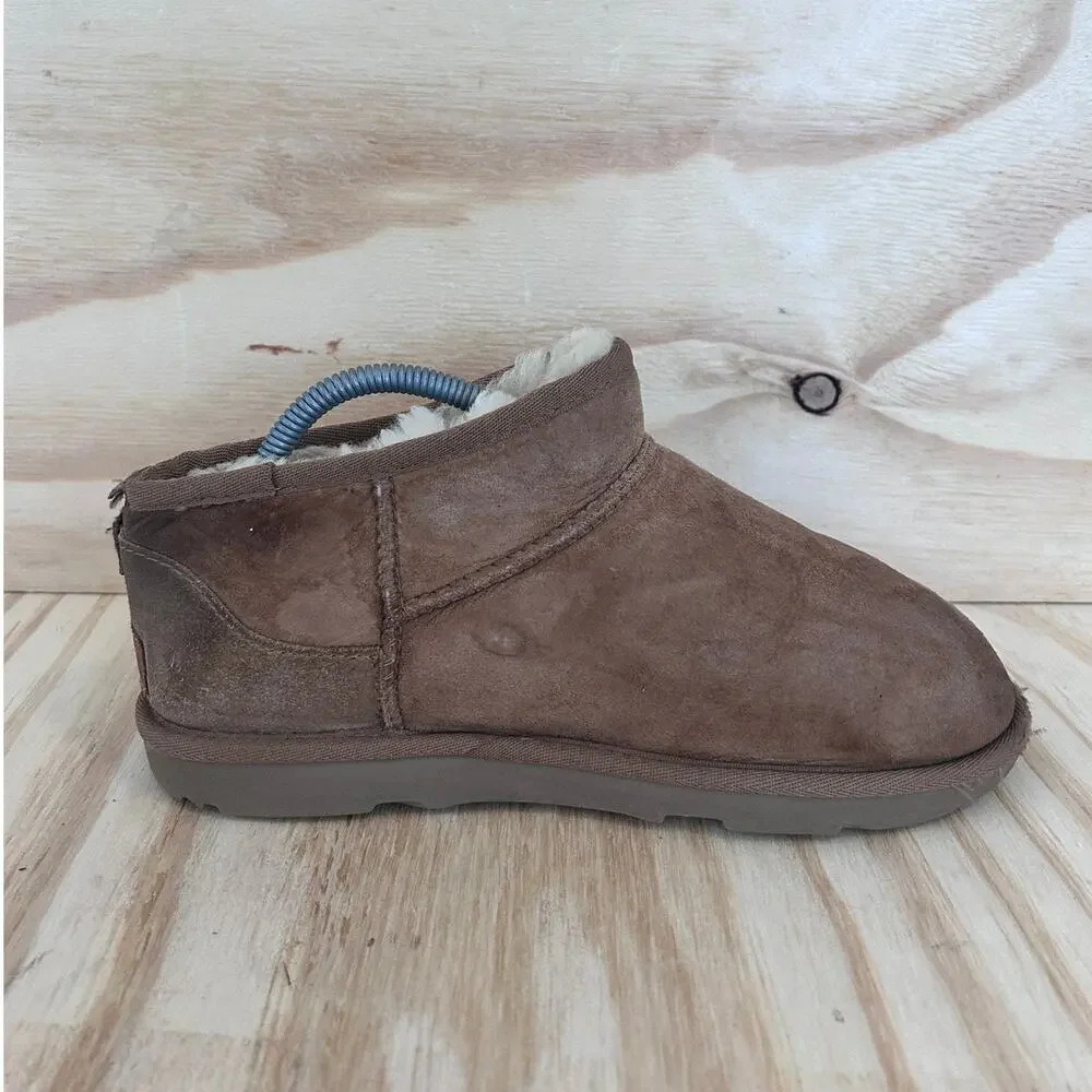 UGG - Classic Ultra - Mini Boots - Brown - Women's - 7 - S/N 1130750K